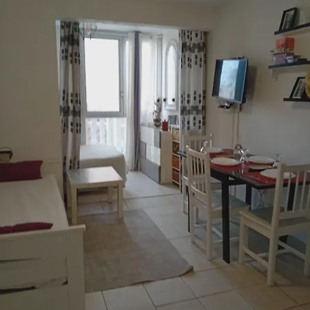 Apartment Cosy Piscine-plage A150m